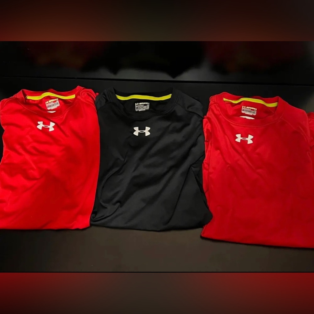 (3) Under Armour Heat Gear Loose Green T Shirts Red / Black Sz. LG